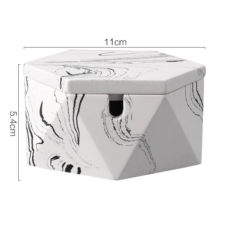 Triangular ashtray with Lid