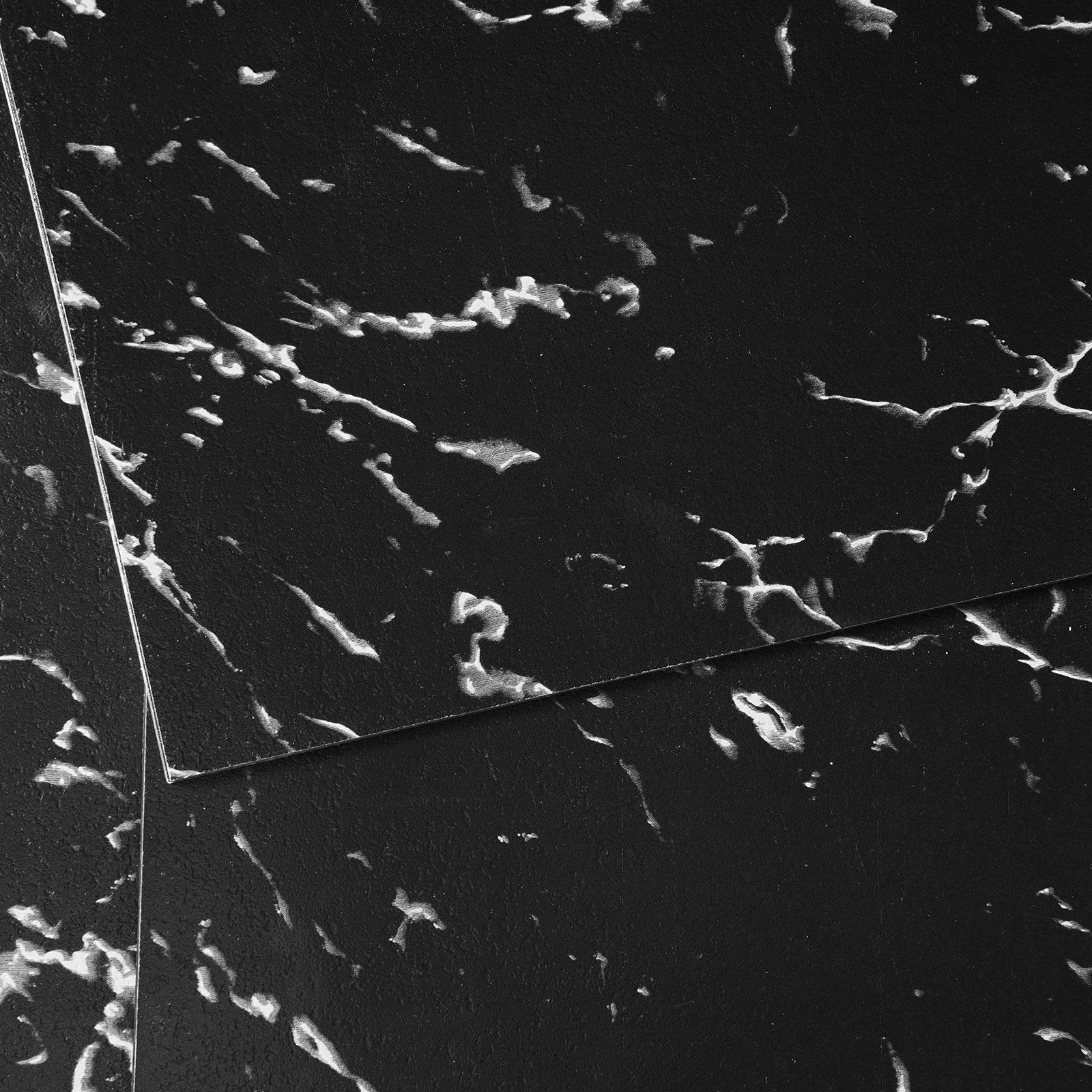 Self Adhesive Vinyl Tiles 12 X 12 Inch, 50 Tiles 1.5mm Thick Peel & Stick, Black Marble Texture DIY Flooring For Kitchen, Dining Room, Bedrooms & Bathrooms, Easy For Home Decor